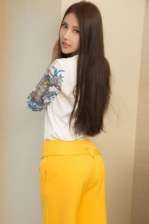 女大学生的沙龙室